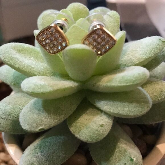 Gold Colored with Rhinestone Design‎ - Picture 1 of 3